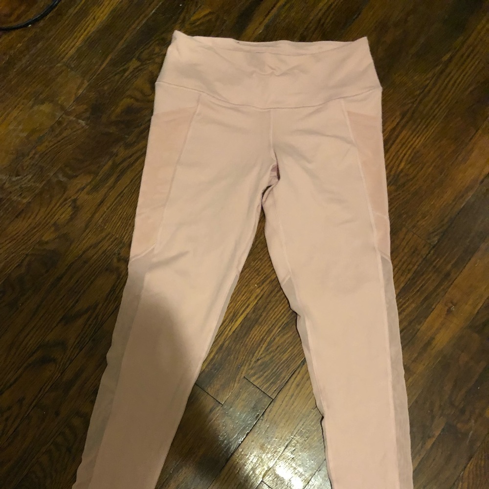 Victoria’s sport leggings